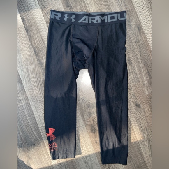 Under Armour  Black and Red Leggings - Picture 1 of 3